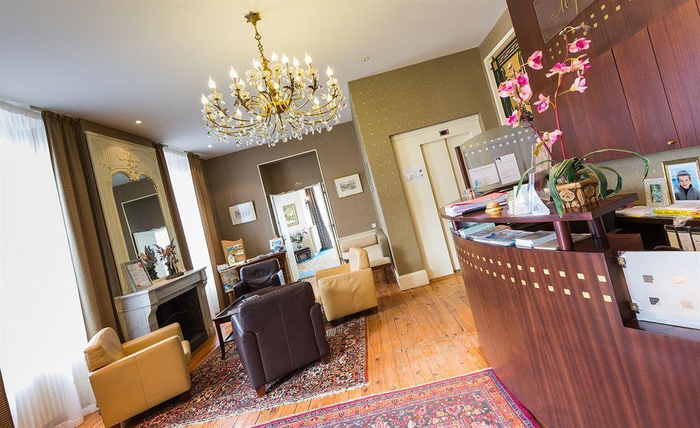 Le Parc Des Fees Hotel Retaurant & Spa La Bourboule Bagian luar foto