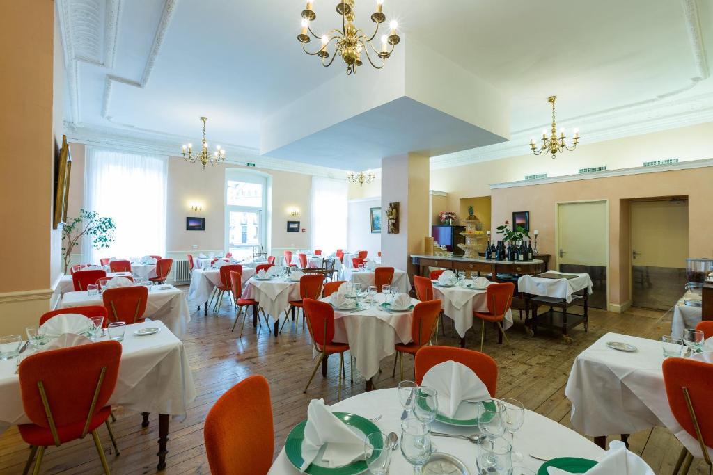 Le Parc Des Fees Hotel Retaurant & Spa La Bourboule Bagian luar foto