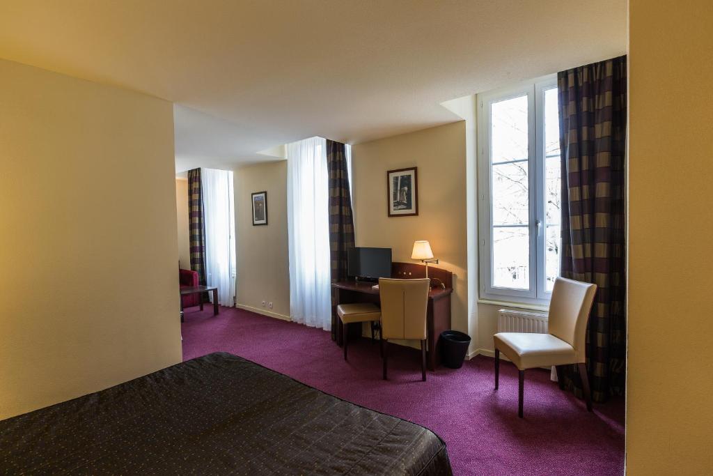 Le Parc Des Fees Hotel Retaurant & Spa La Bourboule Ruang foto