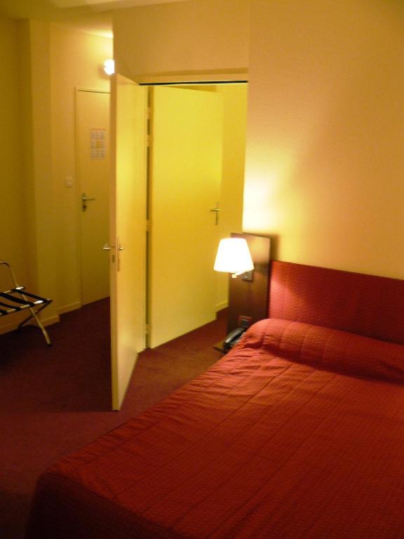 Le Parc Des Fees Hotel Retaurant & Spa La Bourboule Ruang foto