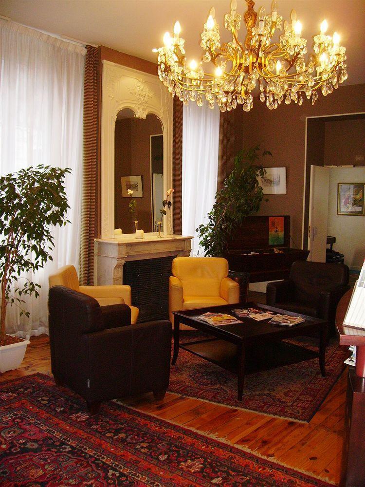 Le Parc Des Fees Hotel Retaurant & Spa La Bourboule Bagian luar foto