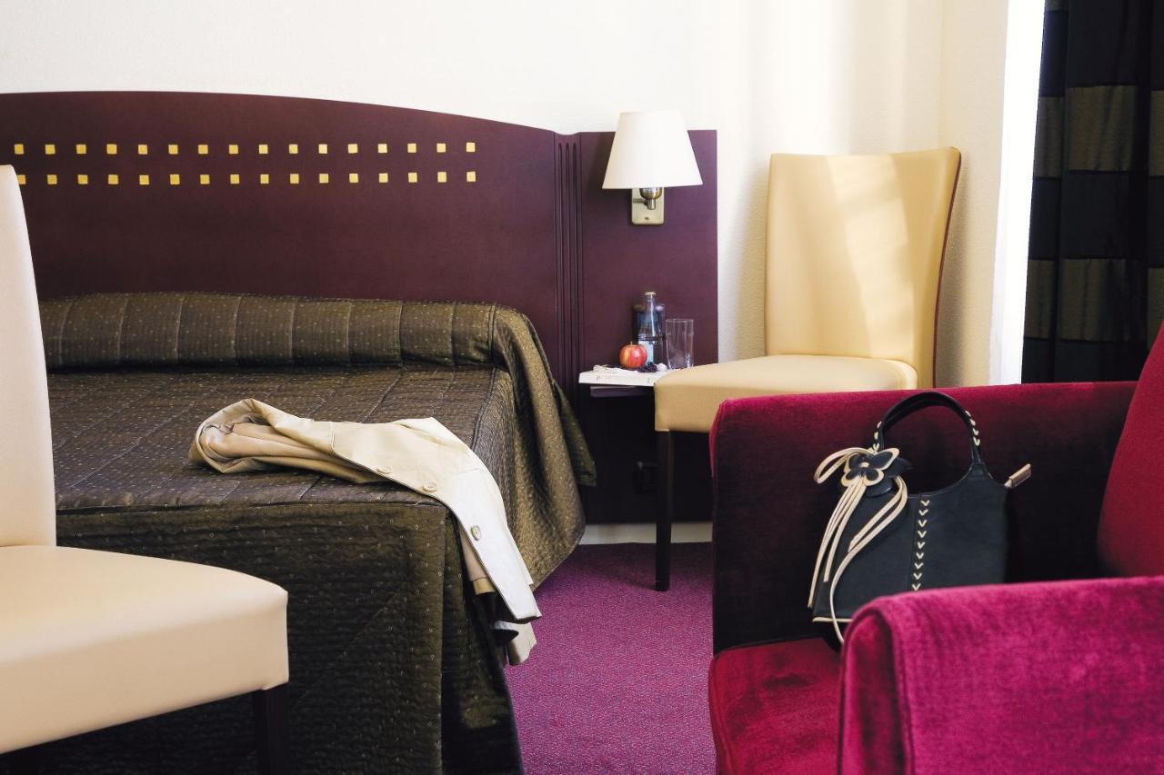 Le Parc Des Fees Hotel Retaurant & Spa La Bourboule Ruang foto