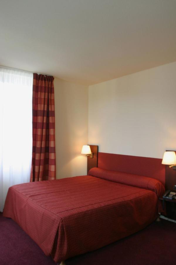 Le Parc Des Fees Hotel Retaurant & Spa La Bourboule Ruang foto